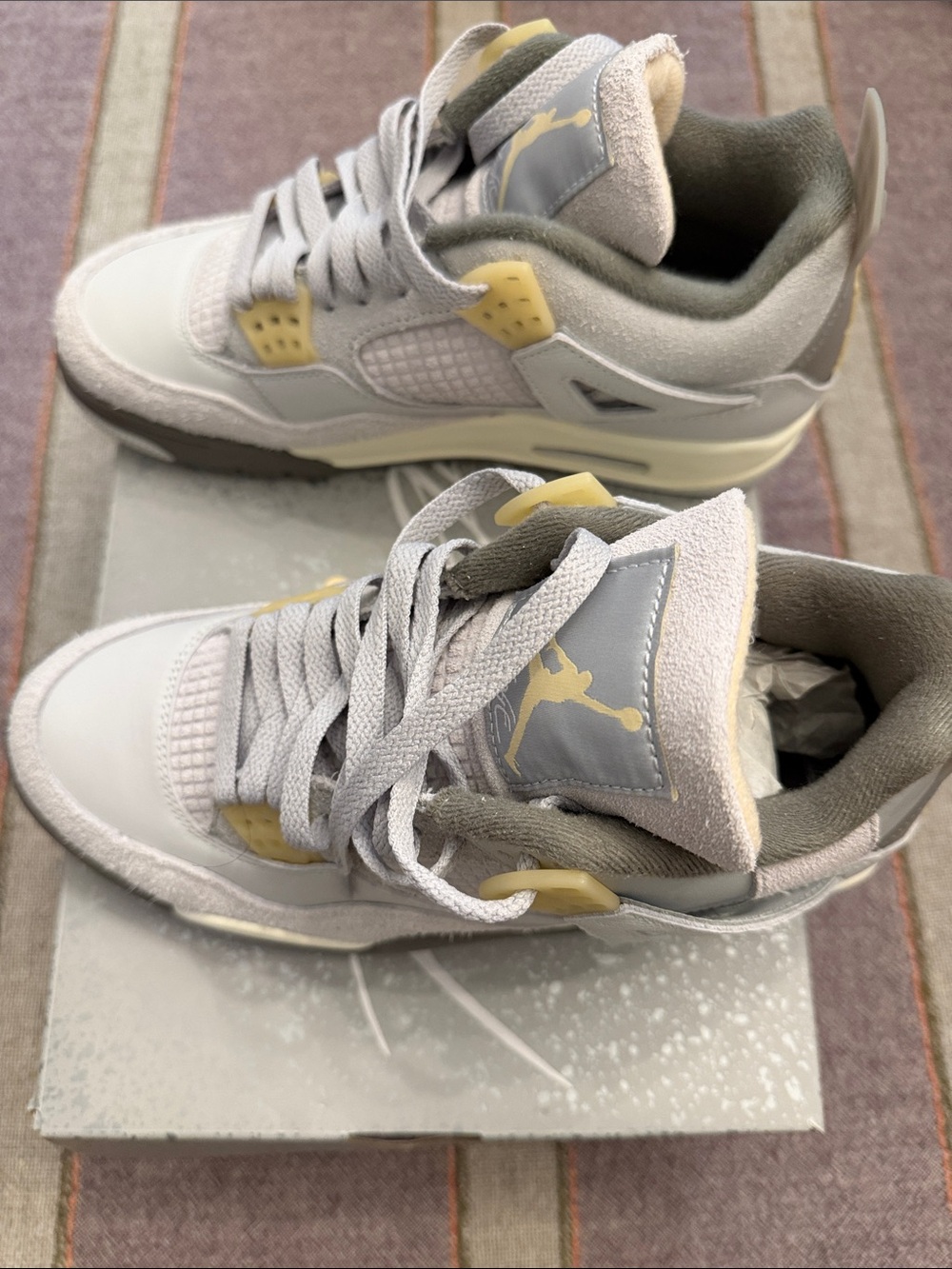 Air Jordan 4 Retro SE "Photon Dust/Pale Vanilla"